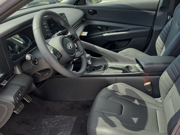 New 2026 Hyundai Elantra SEL Sport FWD image 16