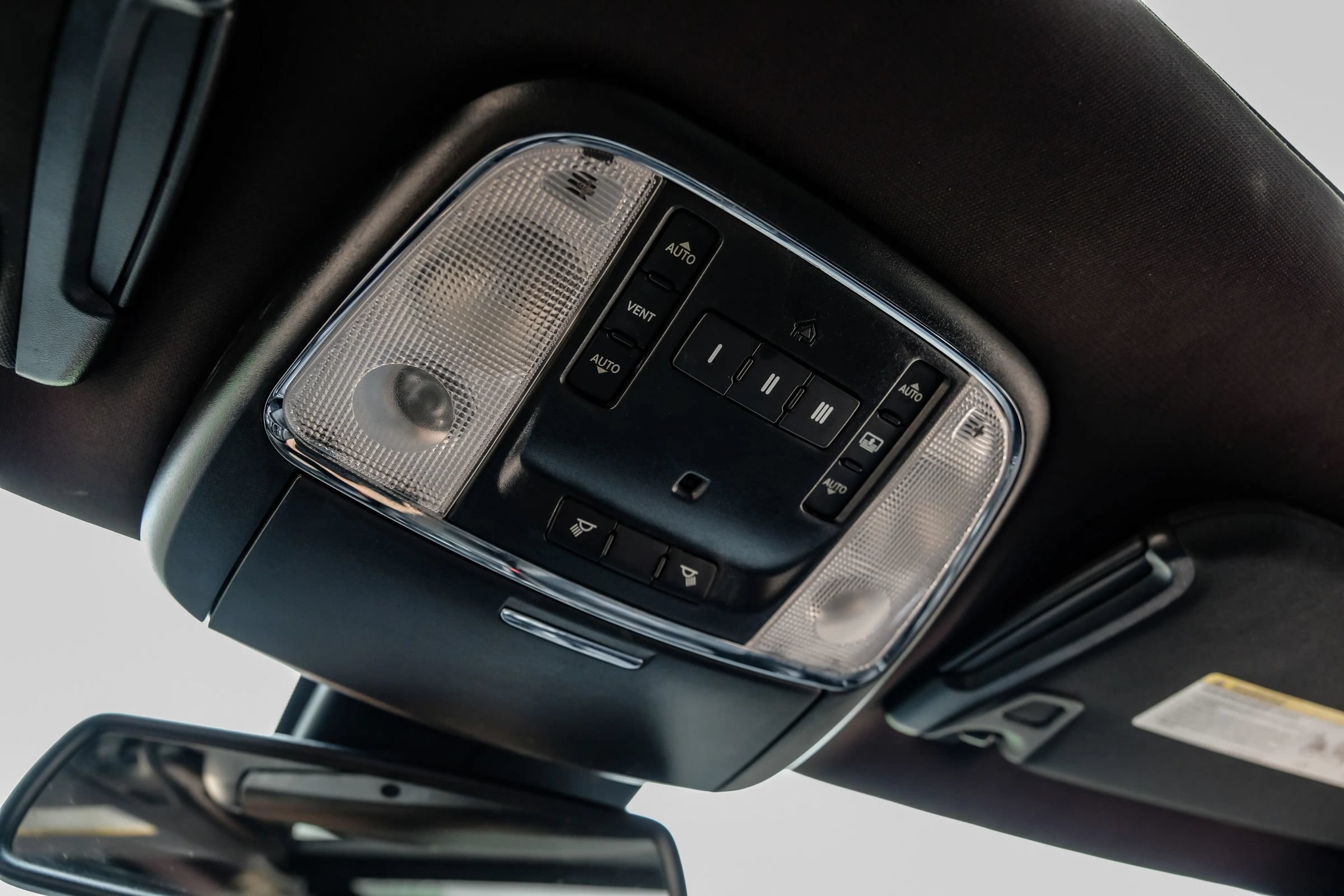 Used 2018 Chrysler 300 S w/ 300S Premium Group RWD image 28