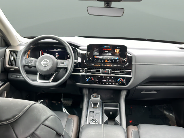 Used 2023 Nissan Pathfinder Platinum w/ Cargo Package AWD/4WD image 9