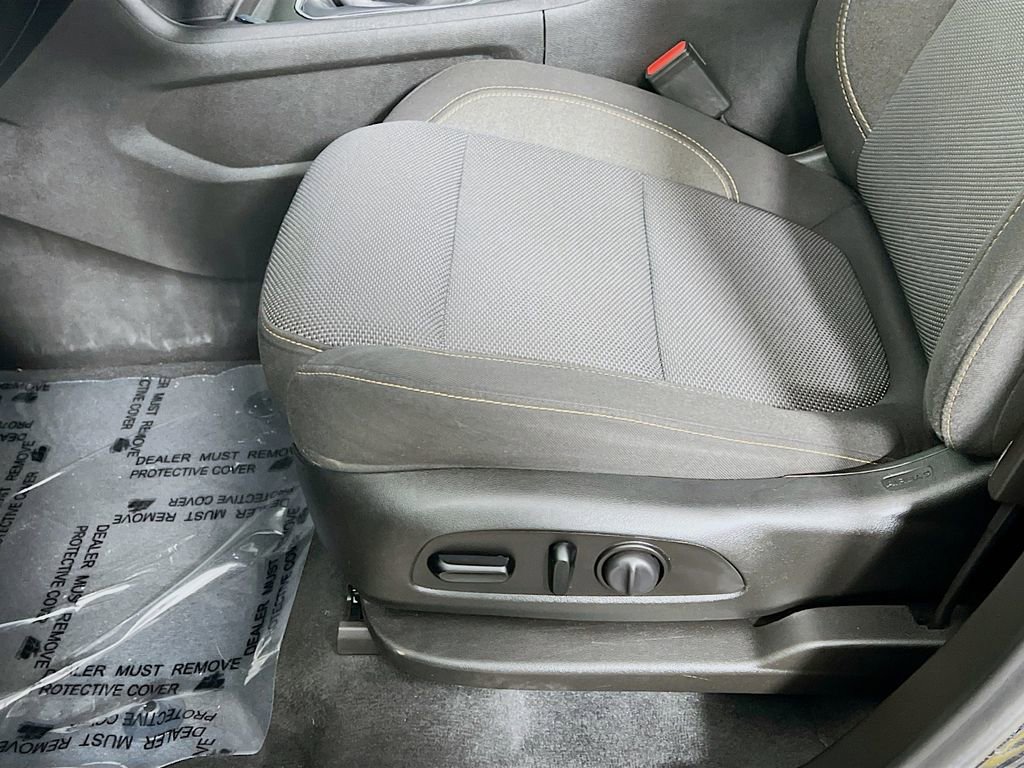 Used 2021 Chevrolet Traverse LS AWD/4WD image 18