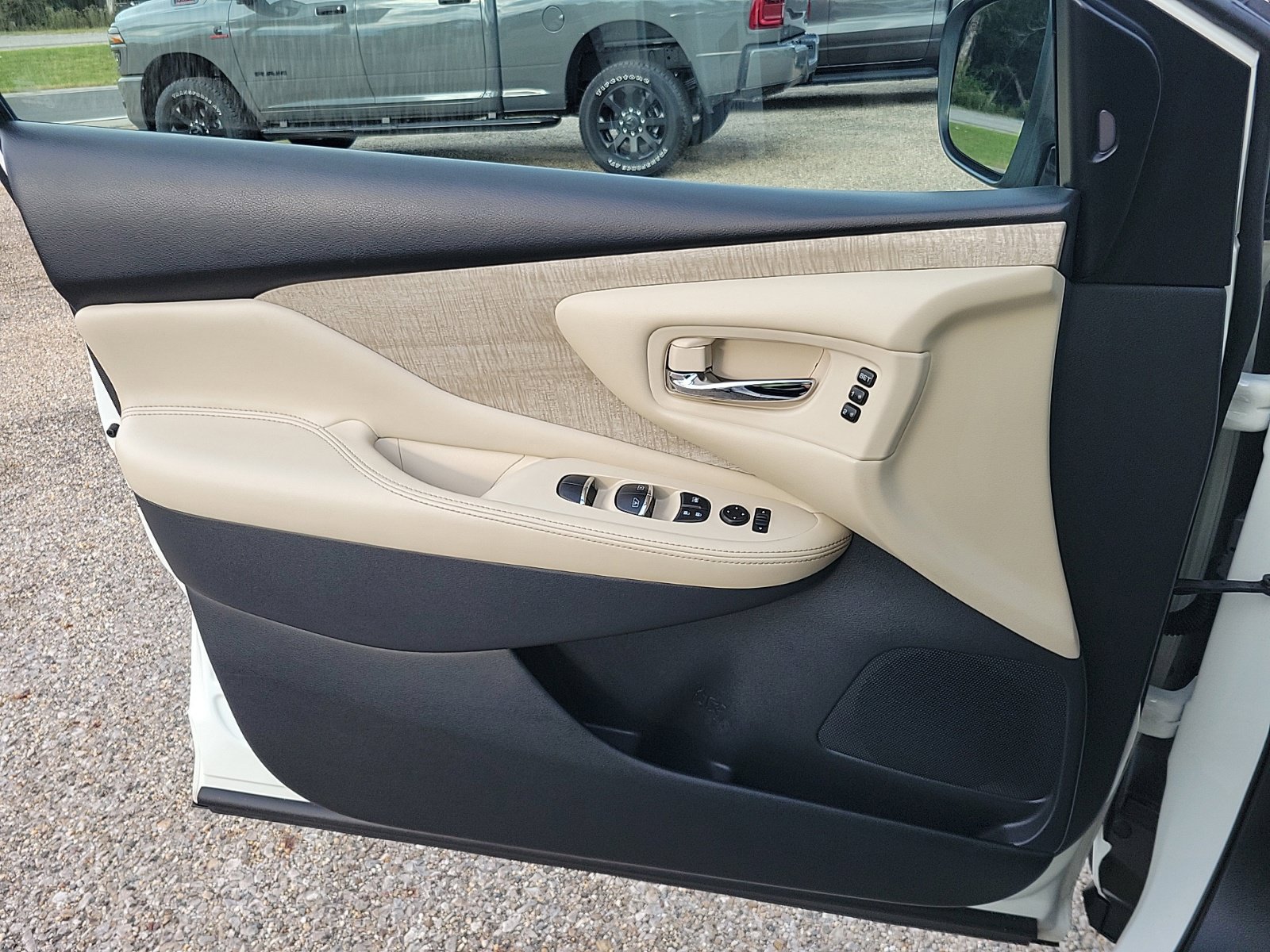 Used 2020 Nissan Murano SL w/ Cargo Package FWD image 33