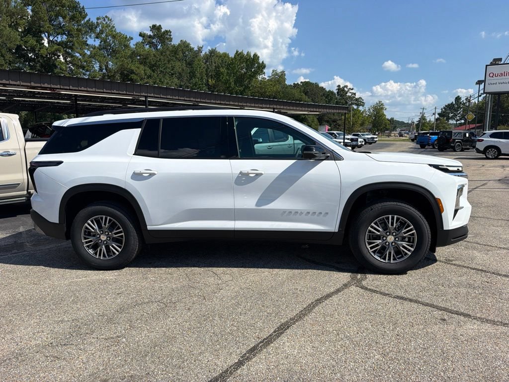 New 2027 Chevrolet Traverse LT w/ Driver Confidence Package FWD image 4