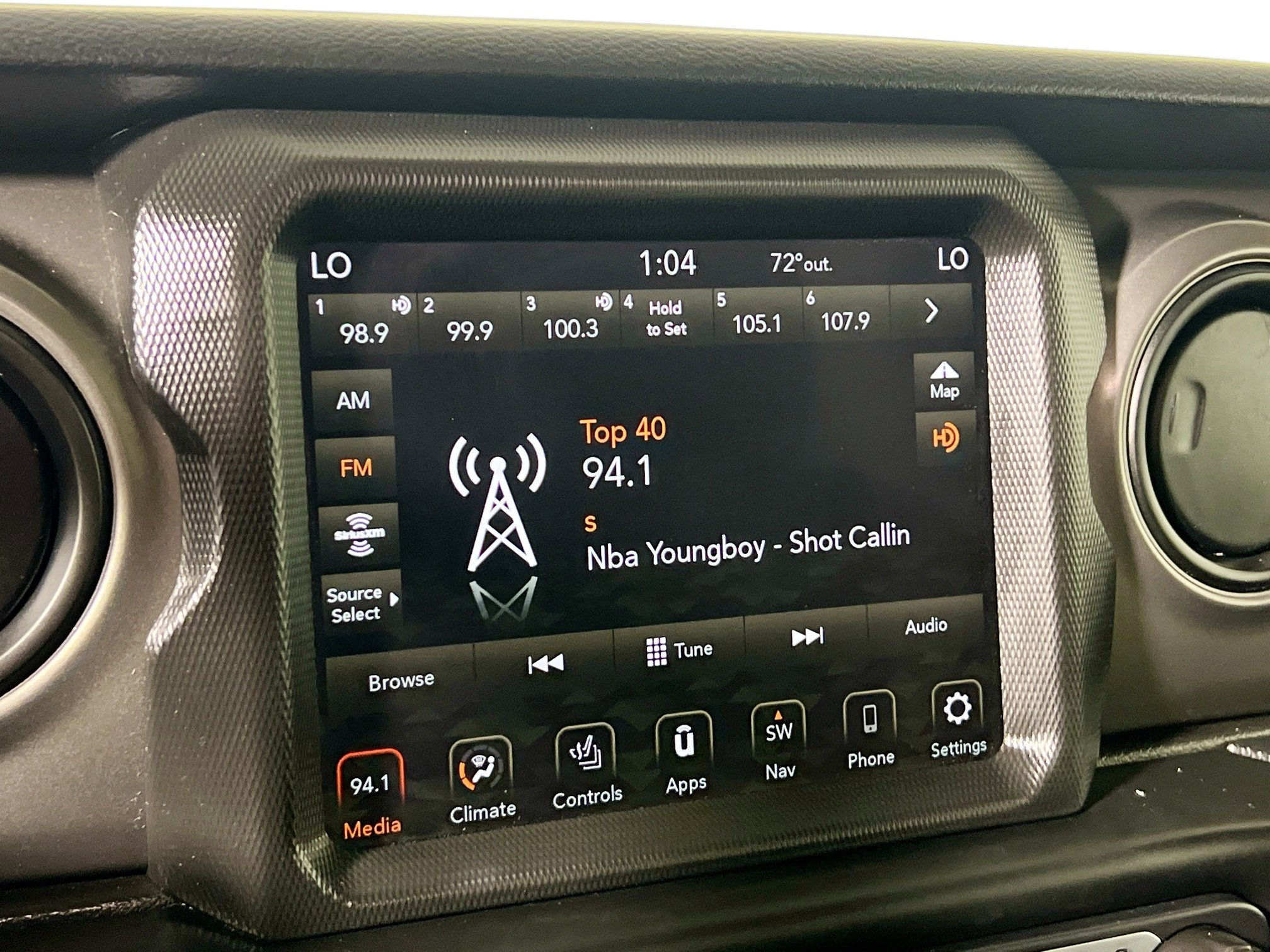 Used 2022 Jeep Gladiator Willys image 28