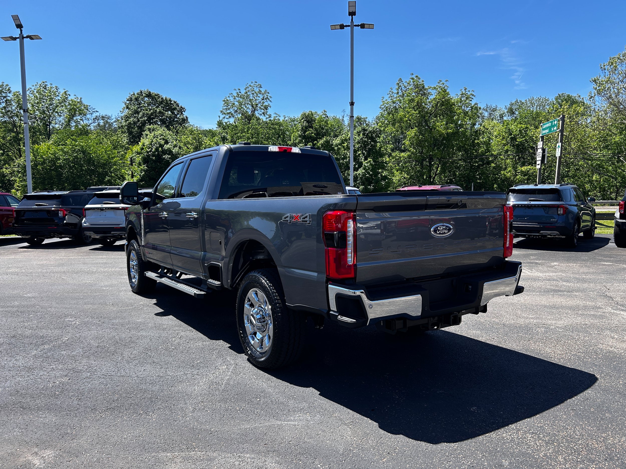 New 2026 Ford F250 Lariat w/ Chrome Package AWD/4WD image 8