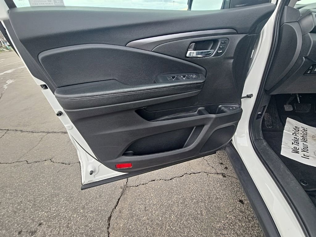 Used 2022 Honda Pilot Special Edition image 12