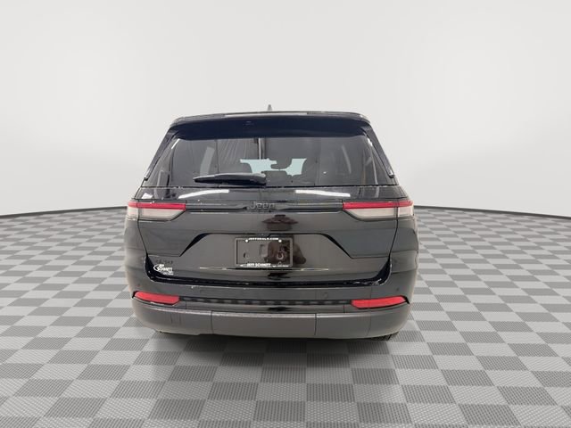 Used 2024 Jeep Grand Cherokee Altitude image 10