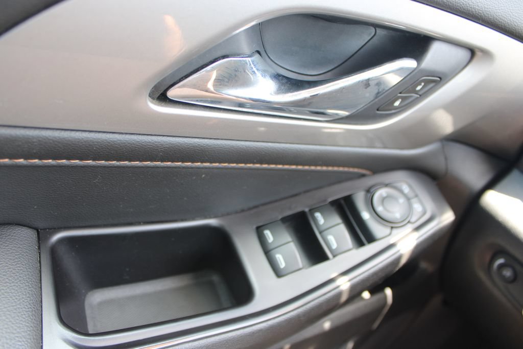 Used 2020 Chevrolet Traverse LT FWD image 43