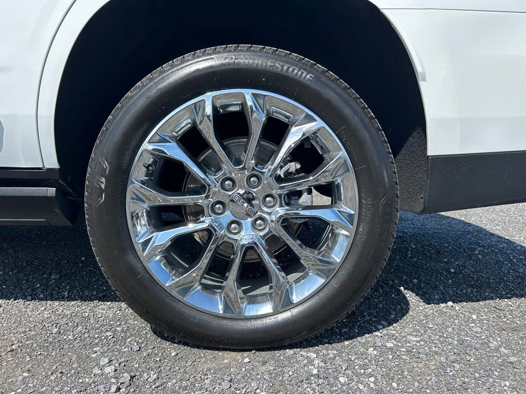Used 2025 GMC Yukon Denali w/ Sun & Power Step Package image 17