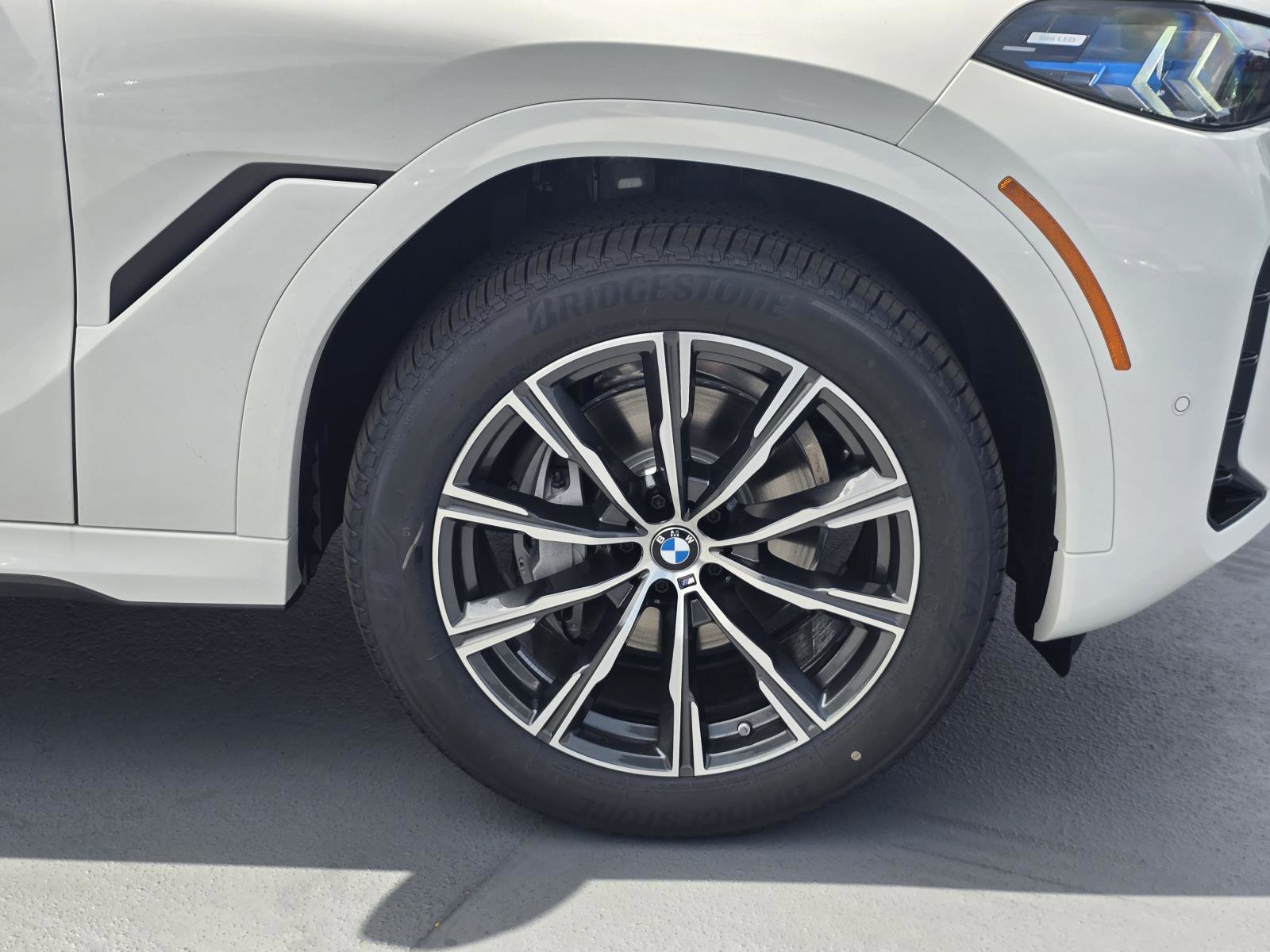 New 2027 BMW X6 xDrive40i AWD/4WD image 3