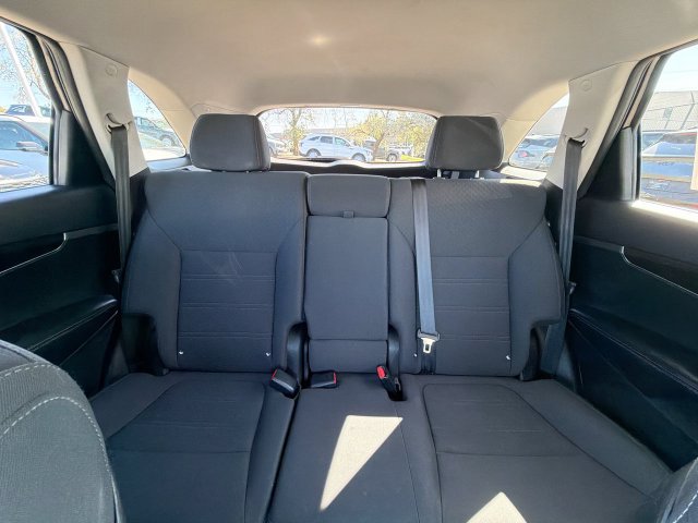 Used 2018 Kia Sorento LX AWD/4WD image 16