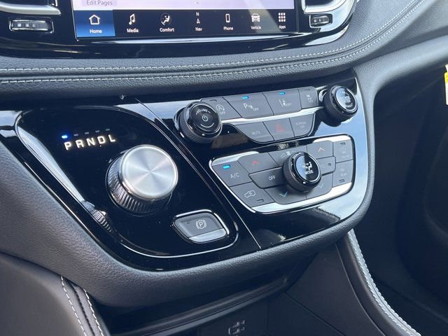 New 2026 Chrysler Pacifica Limited image 27