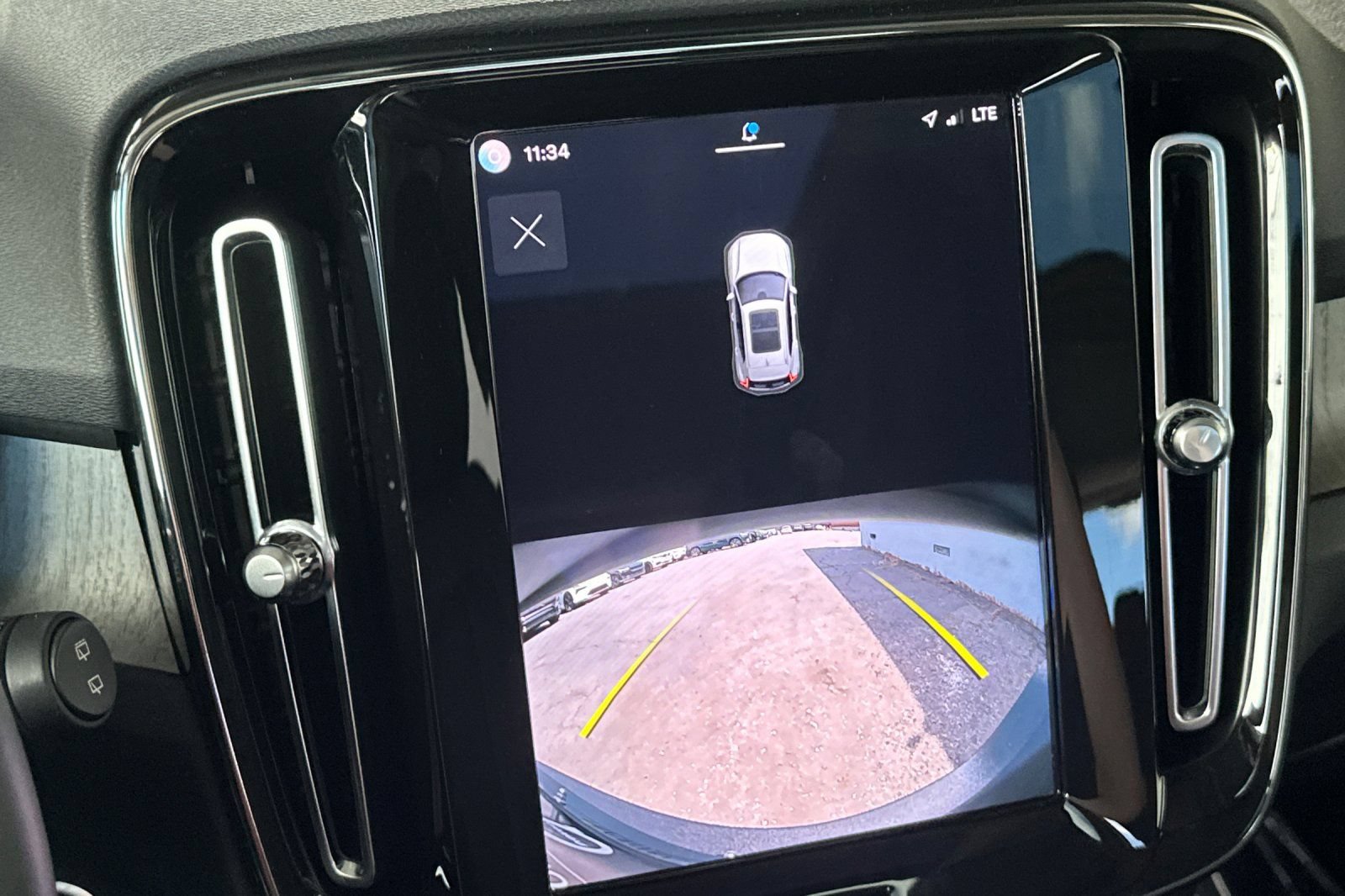 Certified 2023 Volvo XC40 B4 Plus FWD image 23