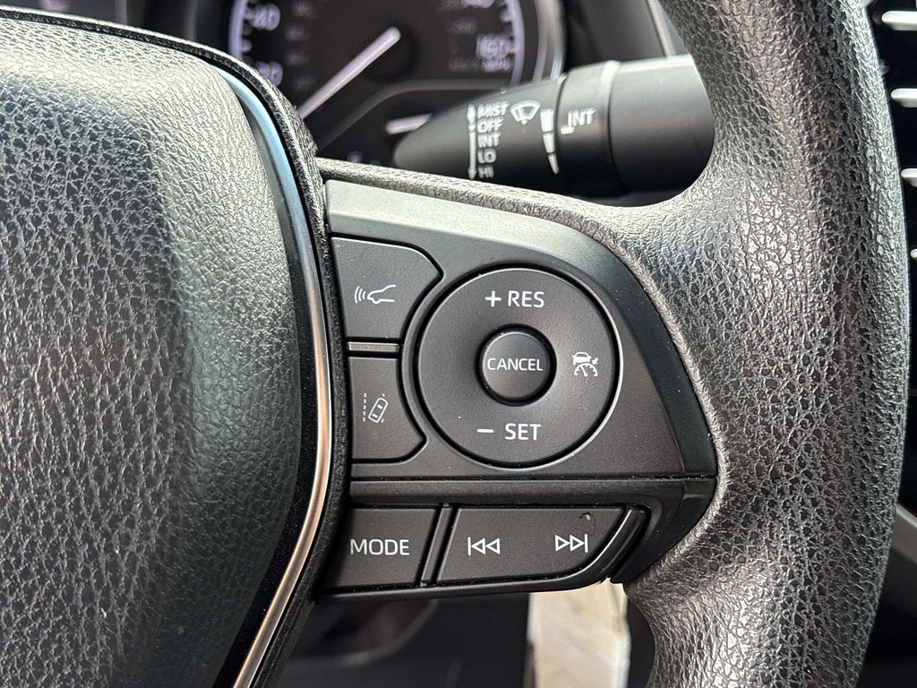 Used 2018 Toyota Camry LE FWD image 5