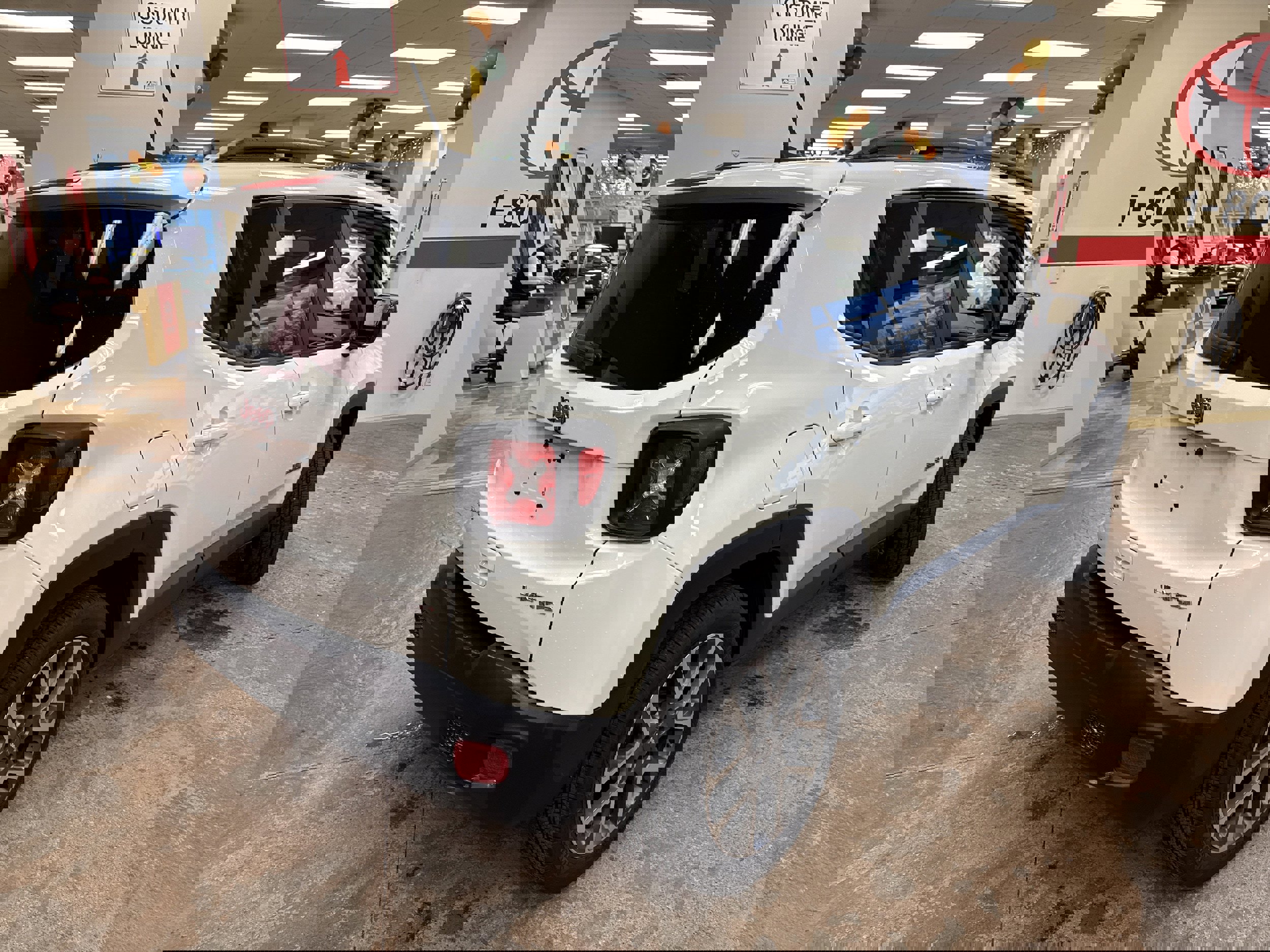 Used 2022 Jeep Renegade Limited w/ Sun, Sound & Wheels Group image 10