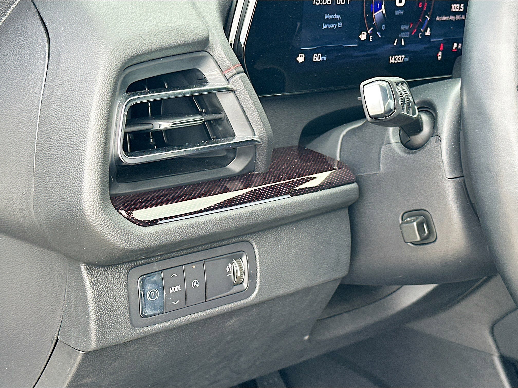 Used 2025 Chevrolet Traverse RS image 10