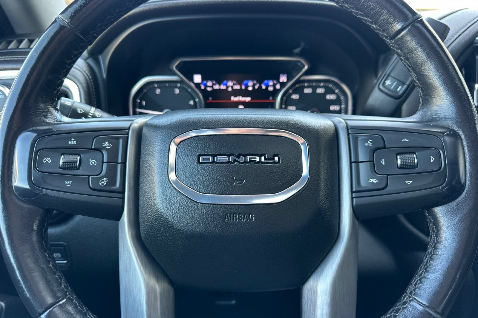 Certified 2021 GMC Sierra 2500 Denali w/ Denali Black Diamond Edition AWD/4WD image 30