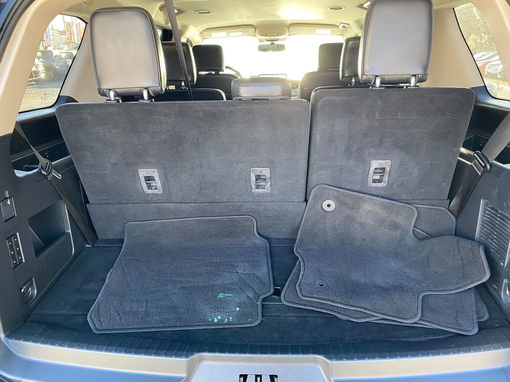 Used 2023 Ford Expedition XLT image 28