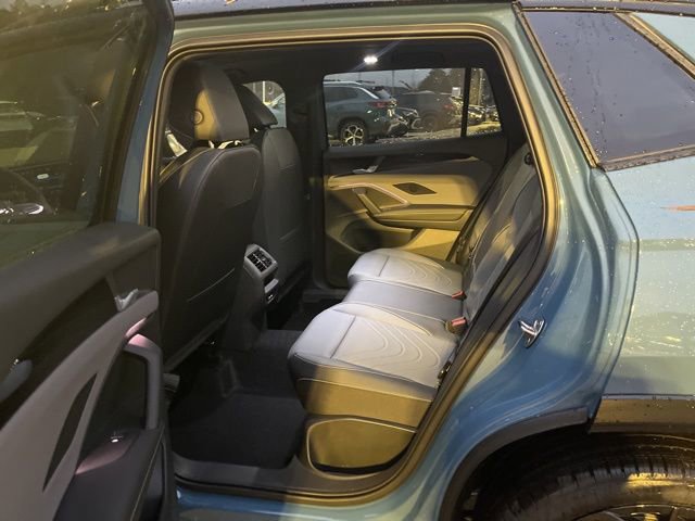 New 2026 Volkswagen Tiguan SE R-Line FWD image 16