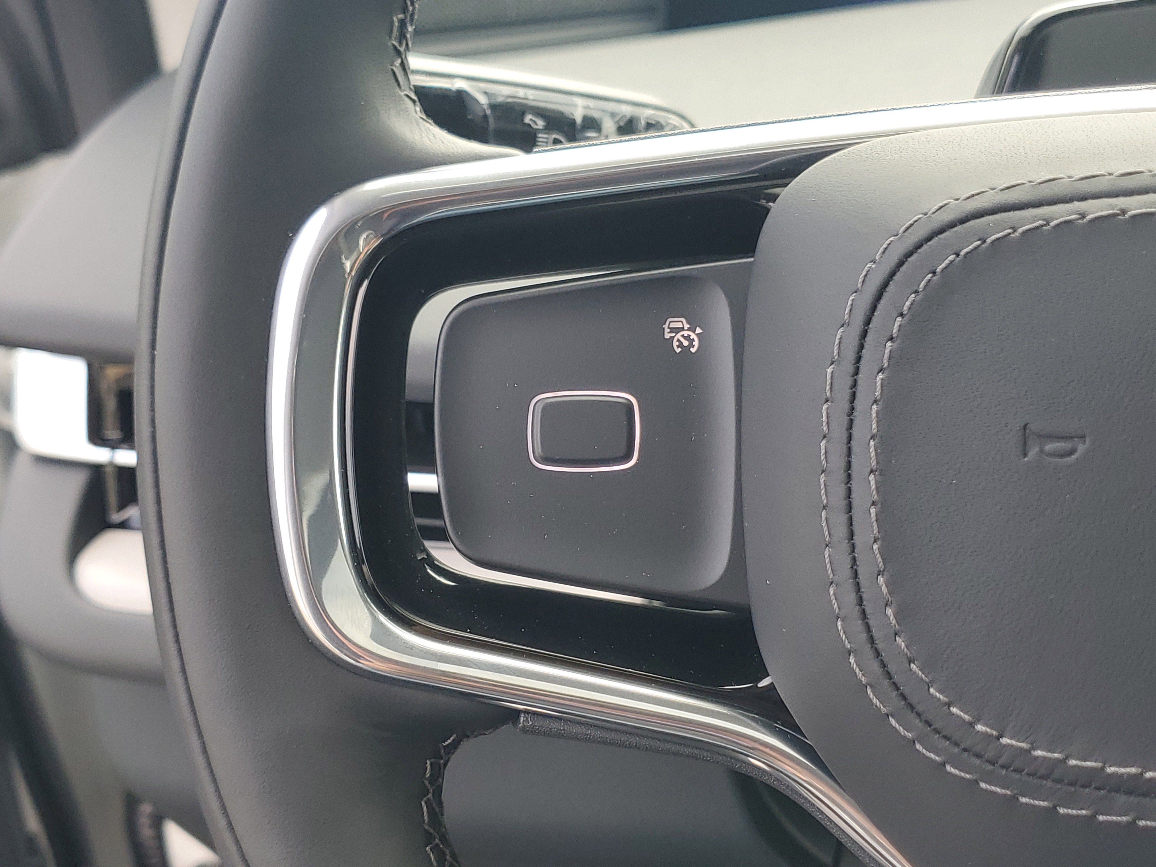 New 2025 Lincoln Navigator L Reserve AWD/4WD image 17