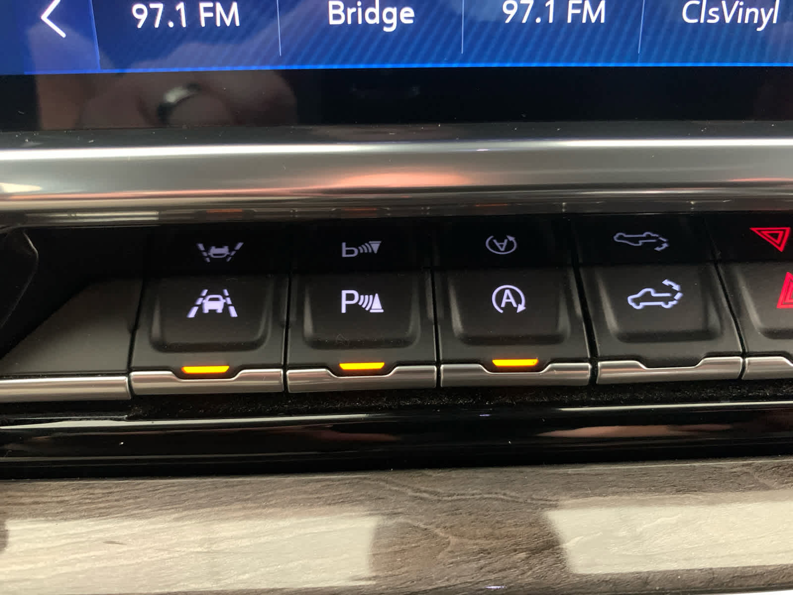 Used 2023 Chevrolet Silverado 1500 LTZ w/ Technology Package AWD/4WD image 34