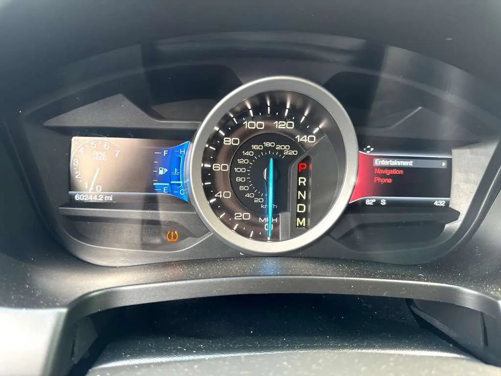 Used 2014 Ford Explorer XLT w/ Equipment Group 202A AWD/4WD image 19