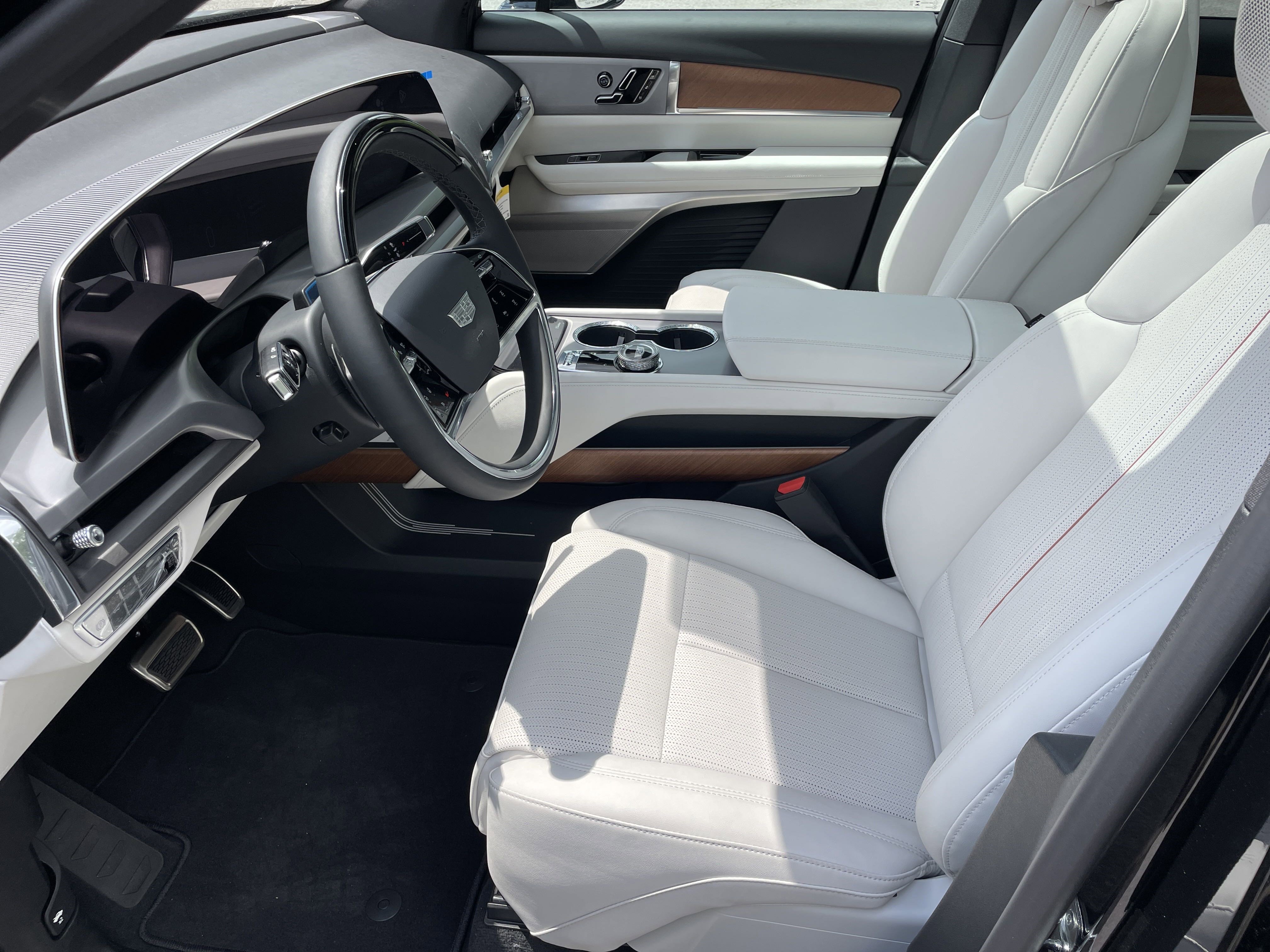 New 2026 Cadillac Vistiq Luxury image 12