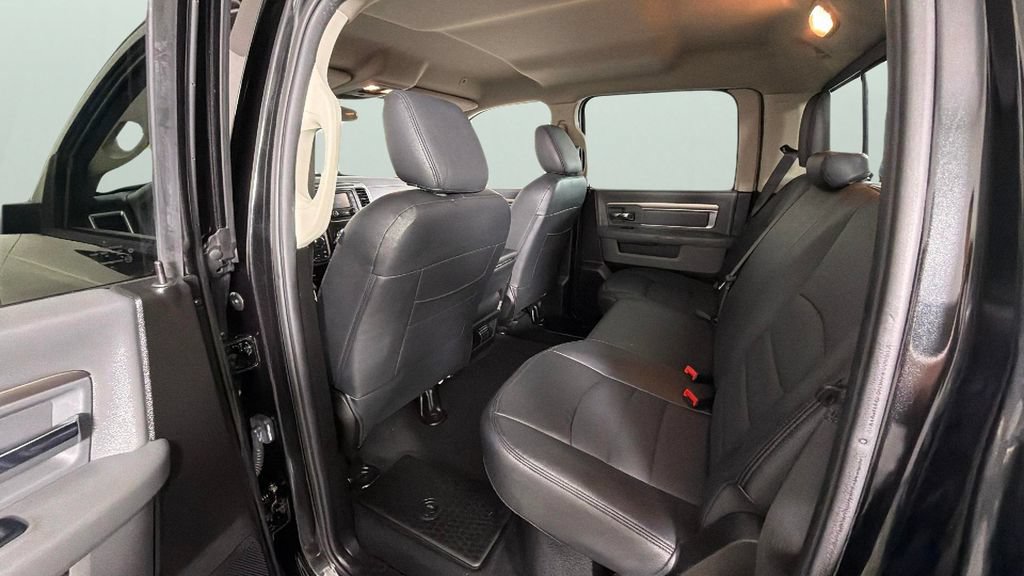 Used 2019 RAM 1500 Classic SLT AWD/4WD image 23