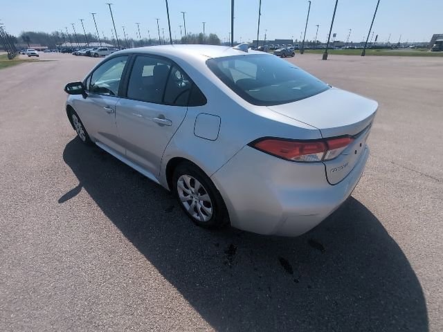 Used 2025 Toyota Corolla LE image 8