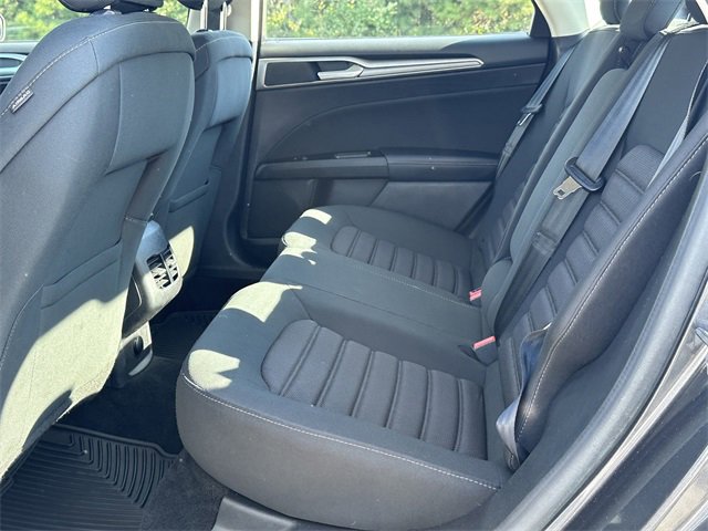 Used 2017 Ford Fusion SE w/ Fusion SE Technology Package image 21