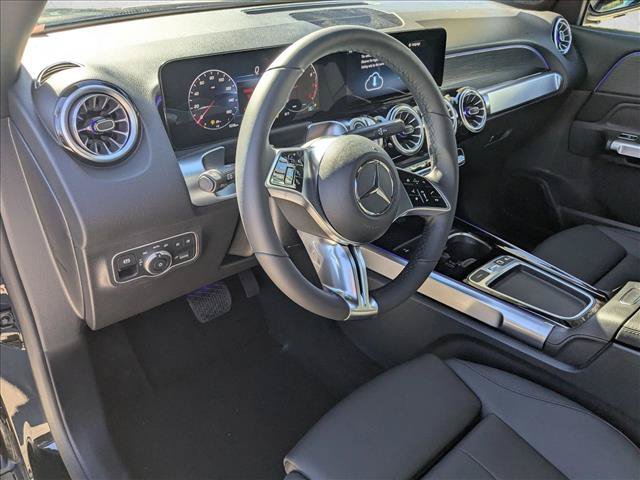 Used 2026 Mercedes-Benz GLB 250 image 3