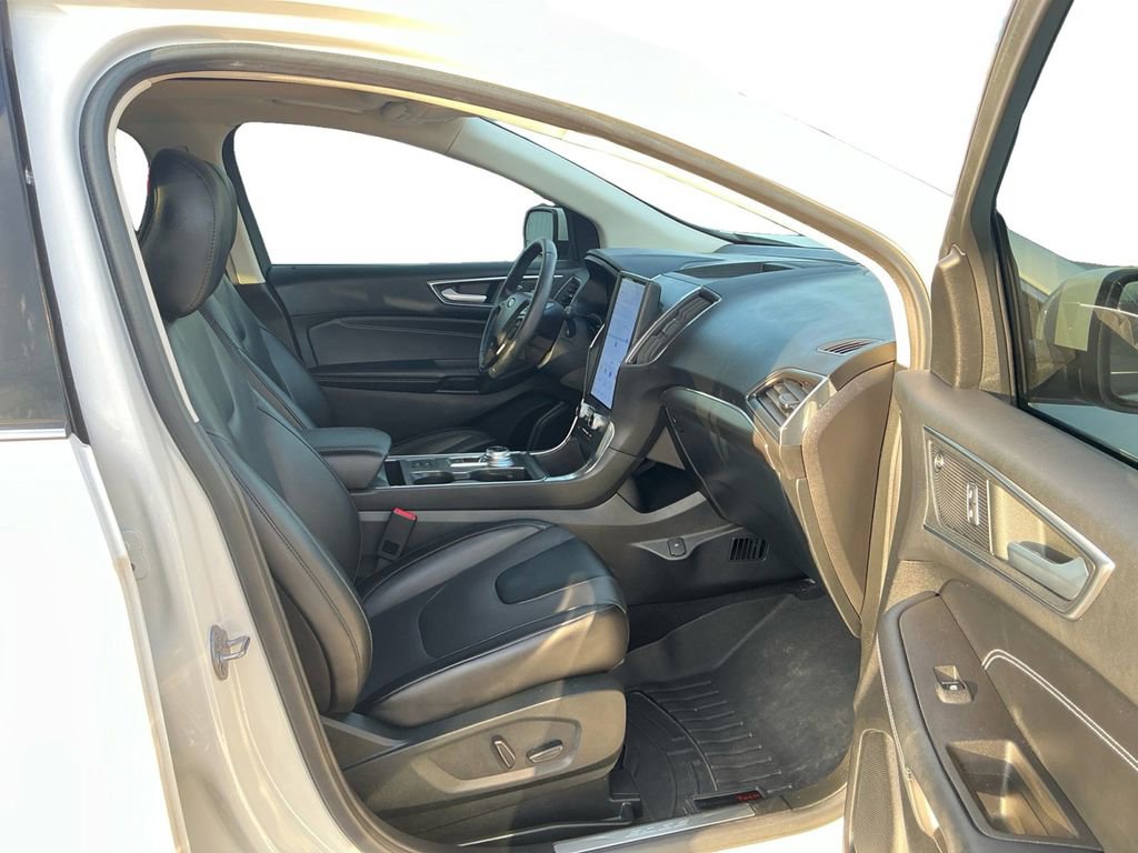 Used 2022 Ford Edge Titanium w/ Equipment Group 301A image 22