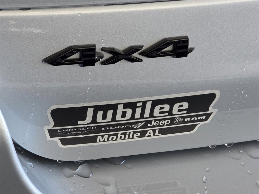 New 2025 Jeep Grand Cherokee L Altitude image 30