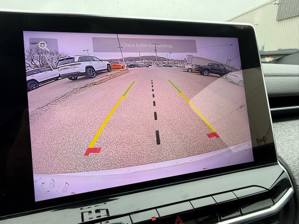 Used 2024 Jeep Compass Latitude image 14