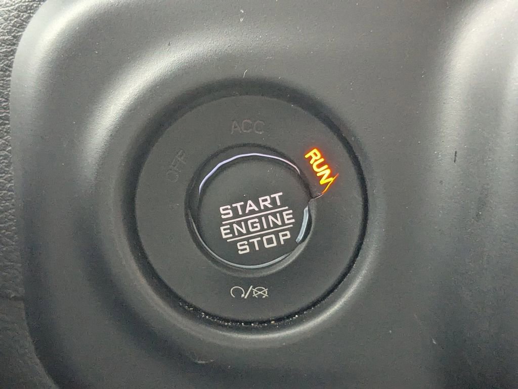 Used 2023 Jeep Gladiator Overland image 29