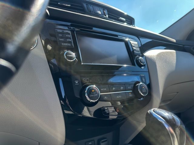 Used 2017 Nissan Rogue Sport SL w/ SL Premium Package image 16