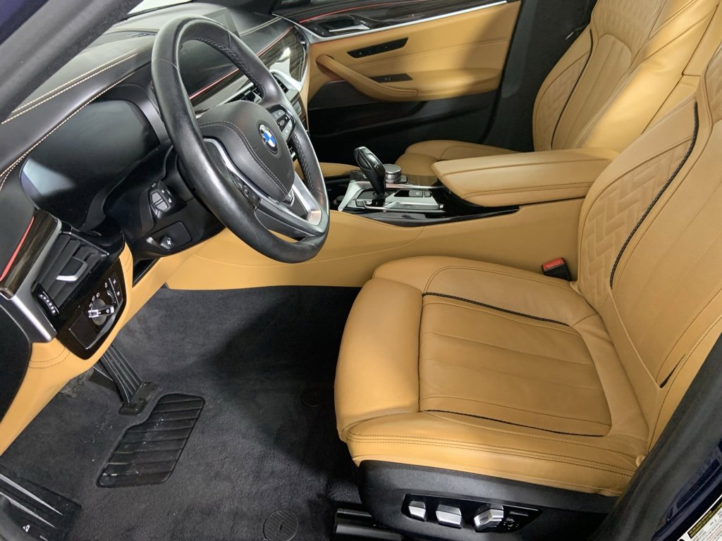 Used 2020 BMW 530e xDrive w/ Executive Package image 14