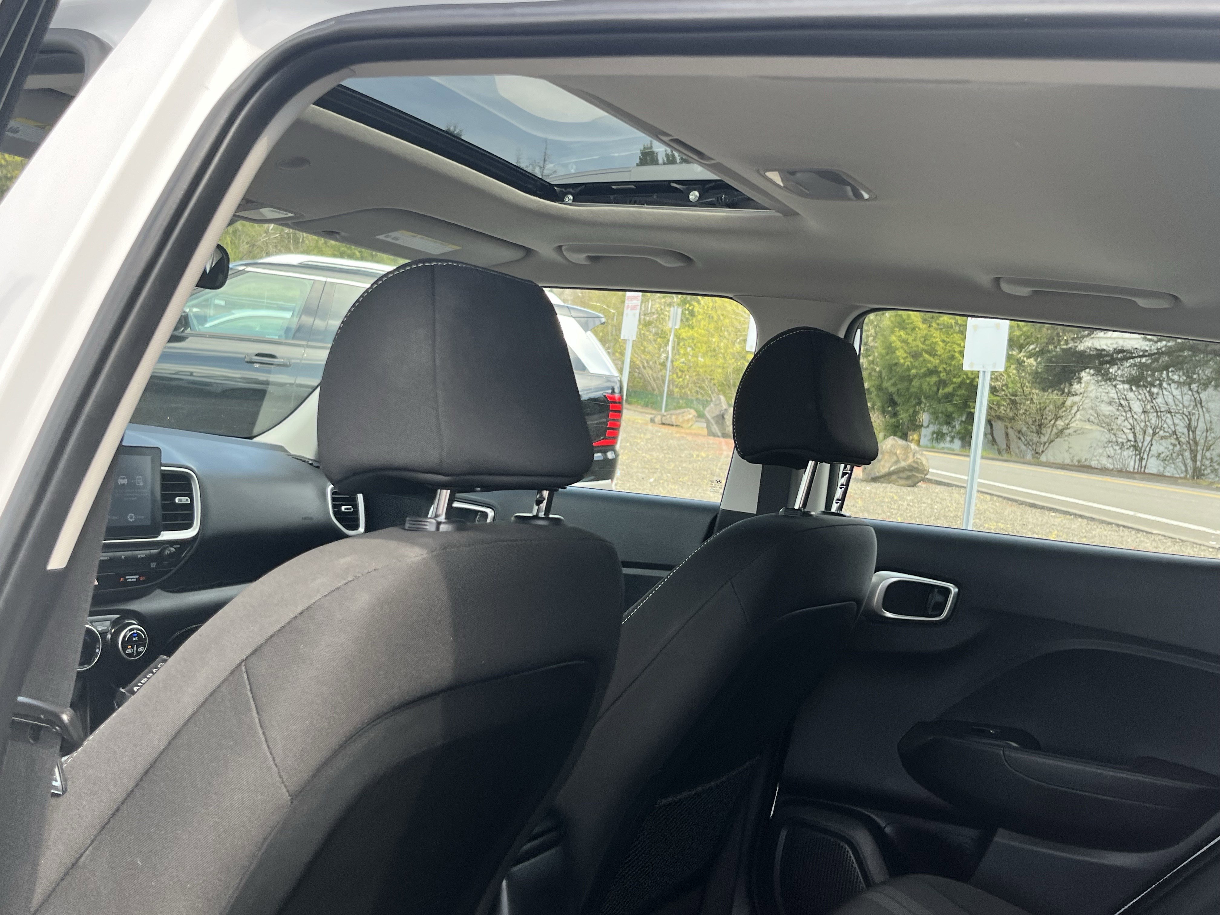 Certified 2023 Hyundai Venue SEL image 14