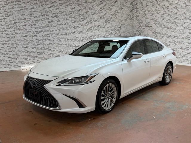 Used 2019 Lexus ES 300h w/ Luxury Package image 3