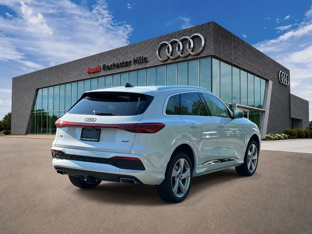 Certified 2025 Audi Q5 Premium AWD/4WD image 5