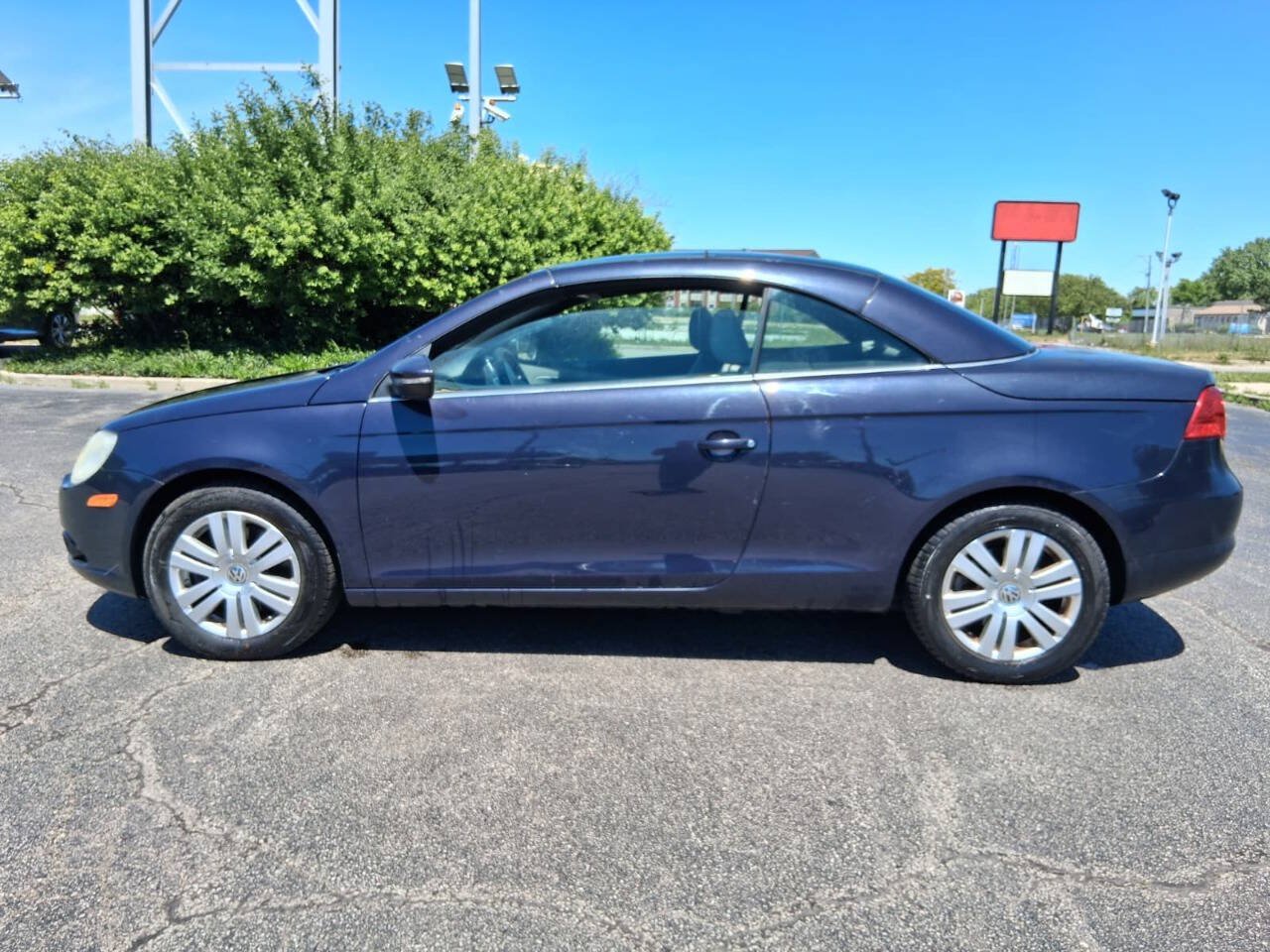 Used 2009 Volkswagen Eos Komfort FWD image 5