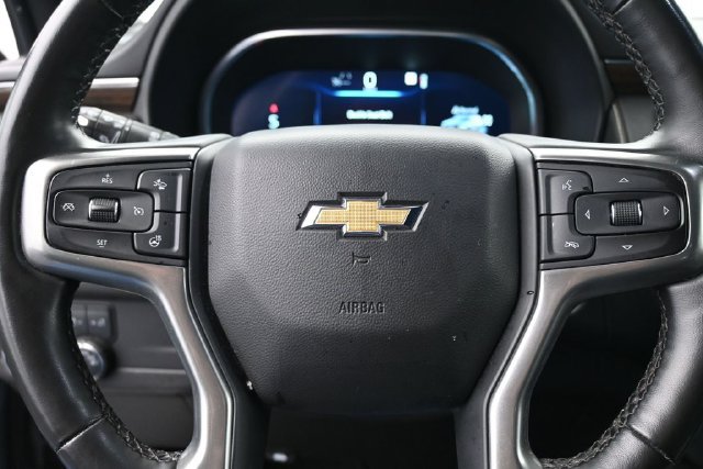 Used 2023 Chevrolet Suburban Premier AWD/4WD image 32
