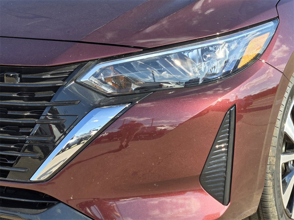 Used 2024 Nissan Sentra SV w/ SV Premium Package image 7