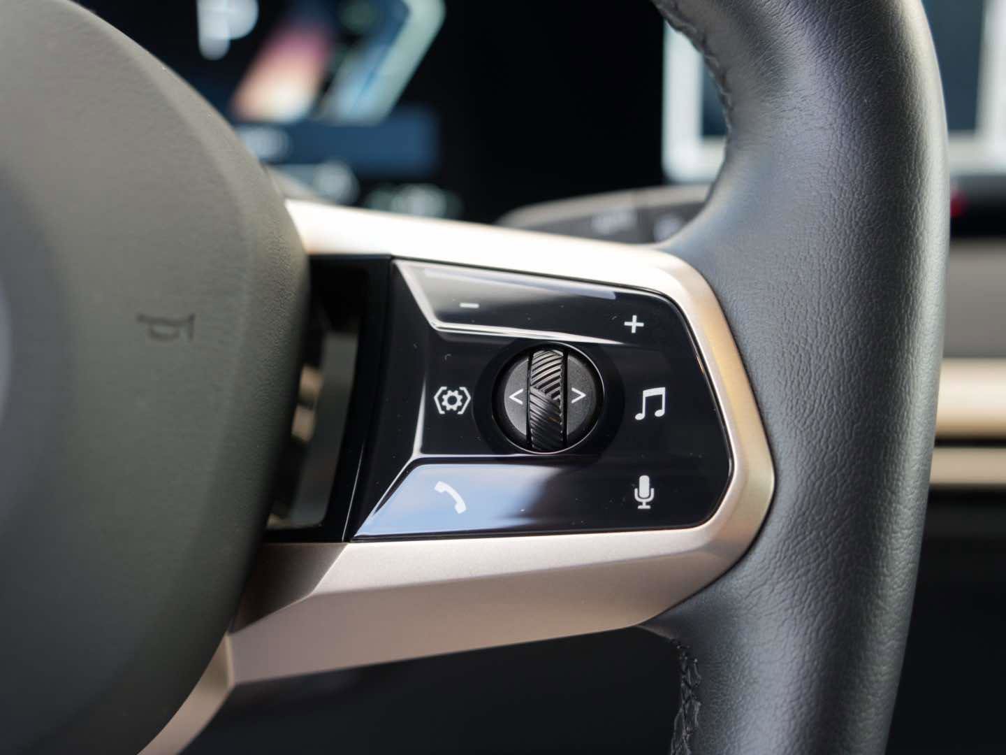 Used 2025 BMW iX xDrive50 w/ Convenience Package image 18