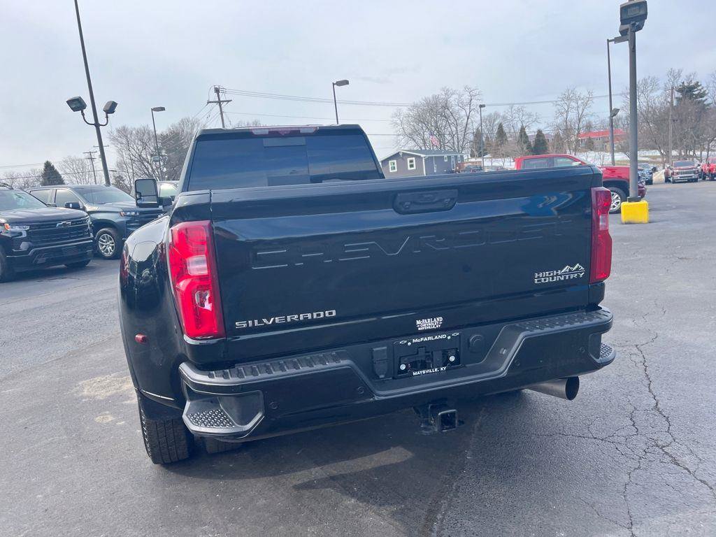 Used 2024 Chevrolet Silverado 3500 High Country w/ High Country Premium Package AWD/4WD image 4