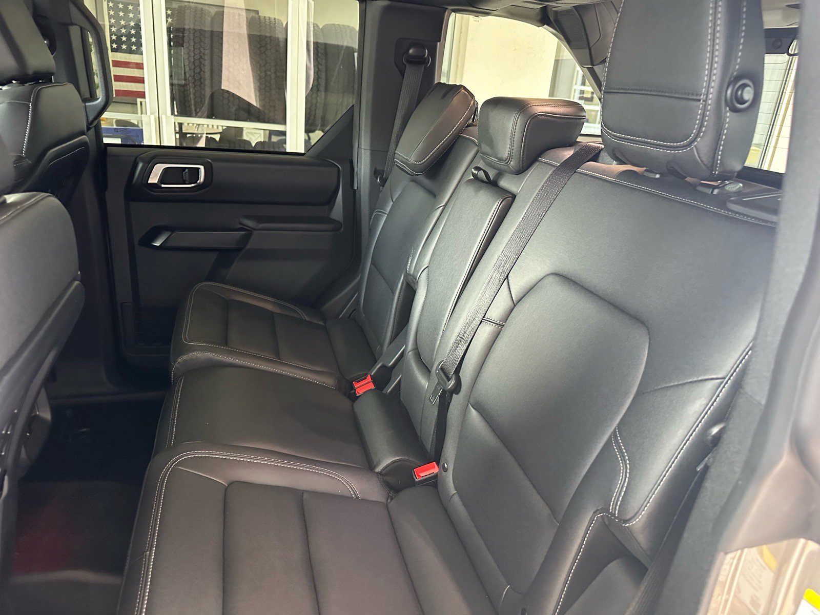 Used 2025 Ford Bronco Badlands AWD/4WD image 24