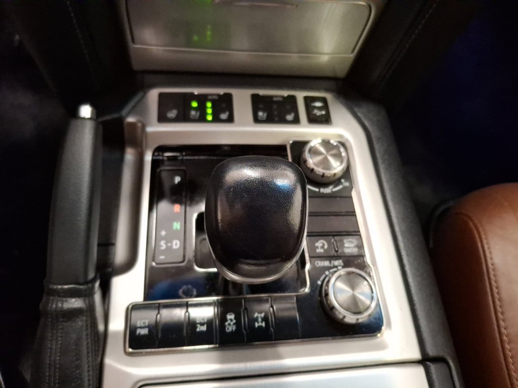 Used 2016 Toyota Land Cruiser AWD/4WD image 29