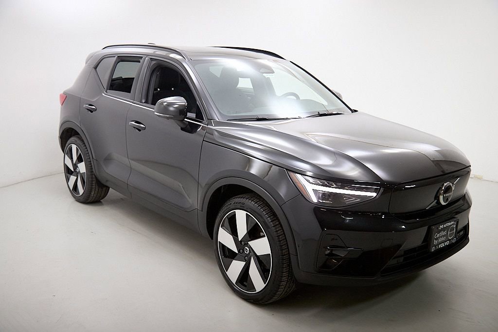 Certified 2023 Volvo XC40 Recharge Ultimate image 4