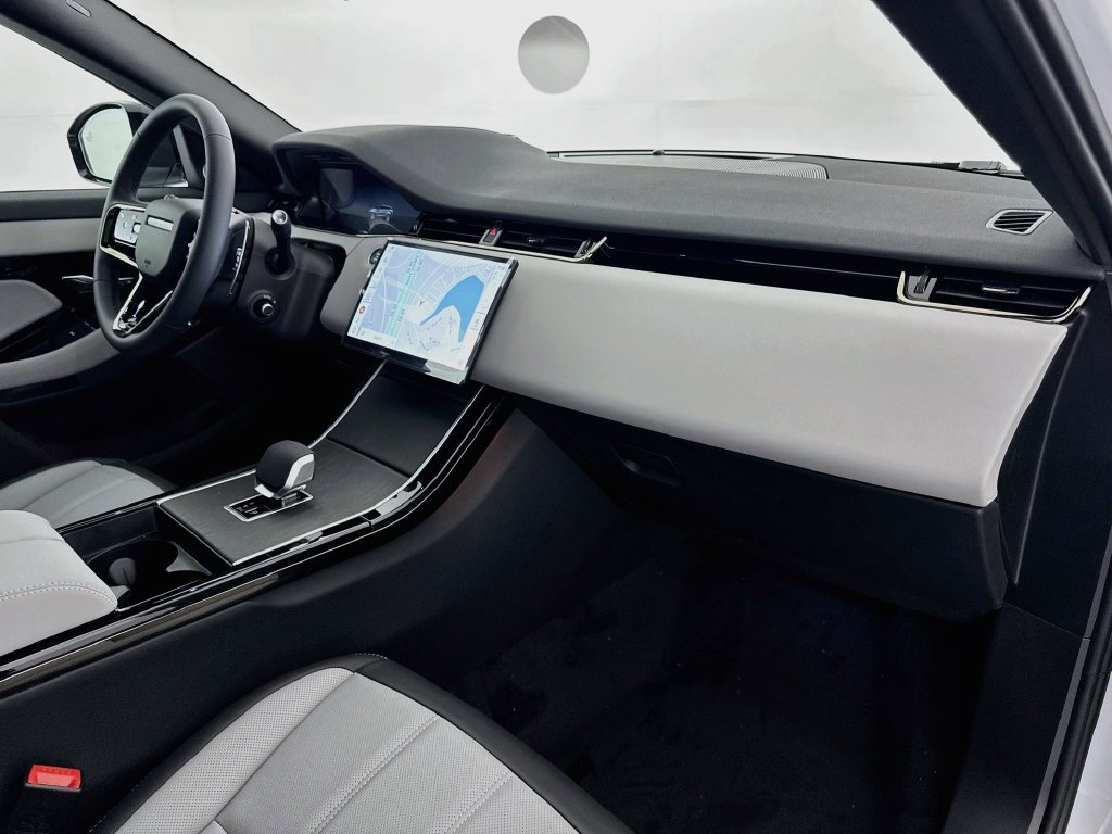 New 2026 Land Rover Range Rover Evoque Hoxton AWD/4WD image 30