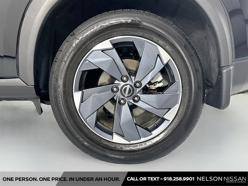 Certified 2025 Nissan Rogue SV w/ SV Premium Package FWD image 30
