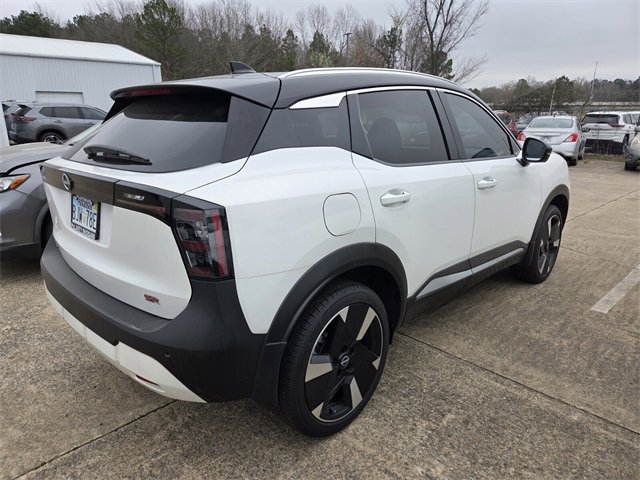 Used 2025 Nissan Kicks SR image 4